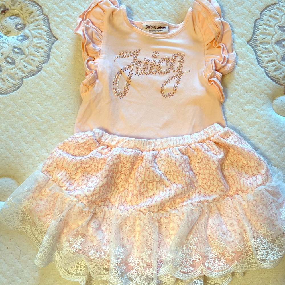 Juicy couture 2 piece outfit in 24 months